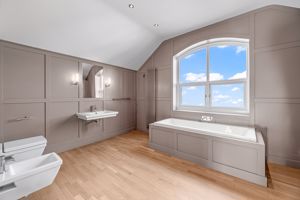 En Suite- click for photo gallery